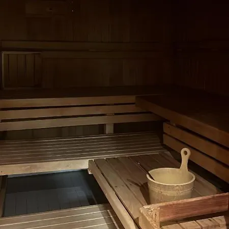 Annis Panoramablick Pool Sauna Tennis 아파트